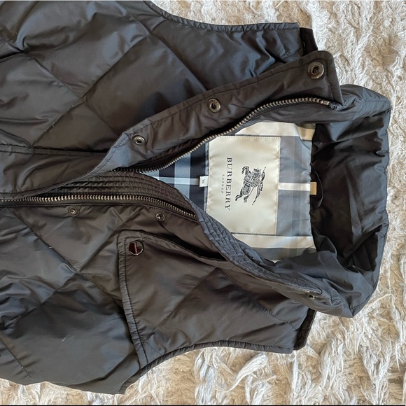 Burberry vest. XS (wears like a petite). - Picture 6 of 11